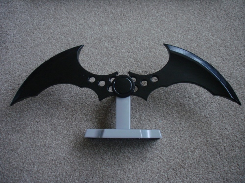 The slightly disappointing heavy-duty plastic Batarang replica