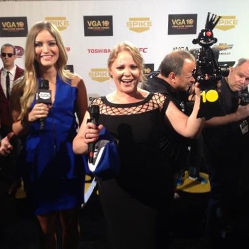 Melissa Hutchison receiving the Spike TV VGA for Best Female Performance